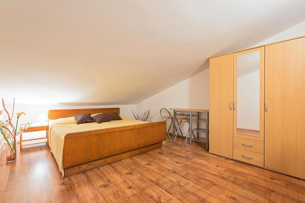 Apartmani Gilda Vrsar Exterior photo